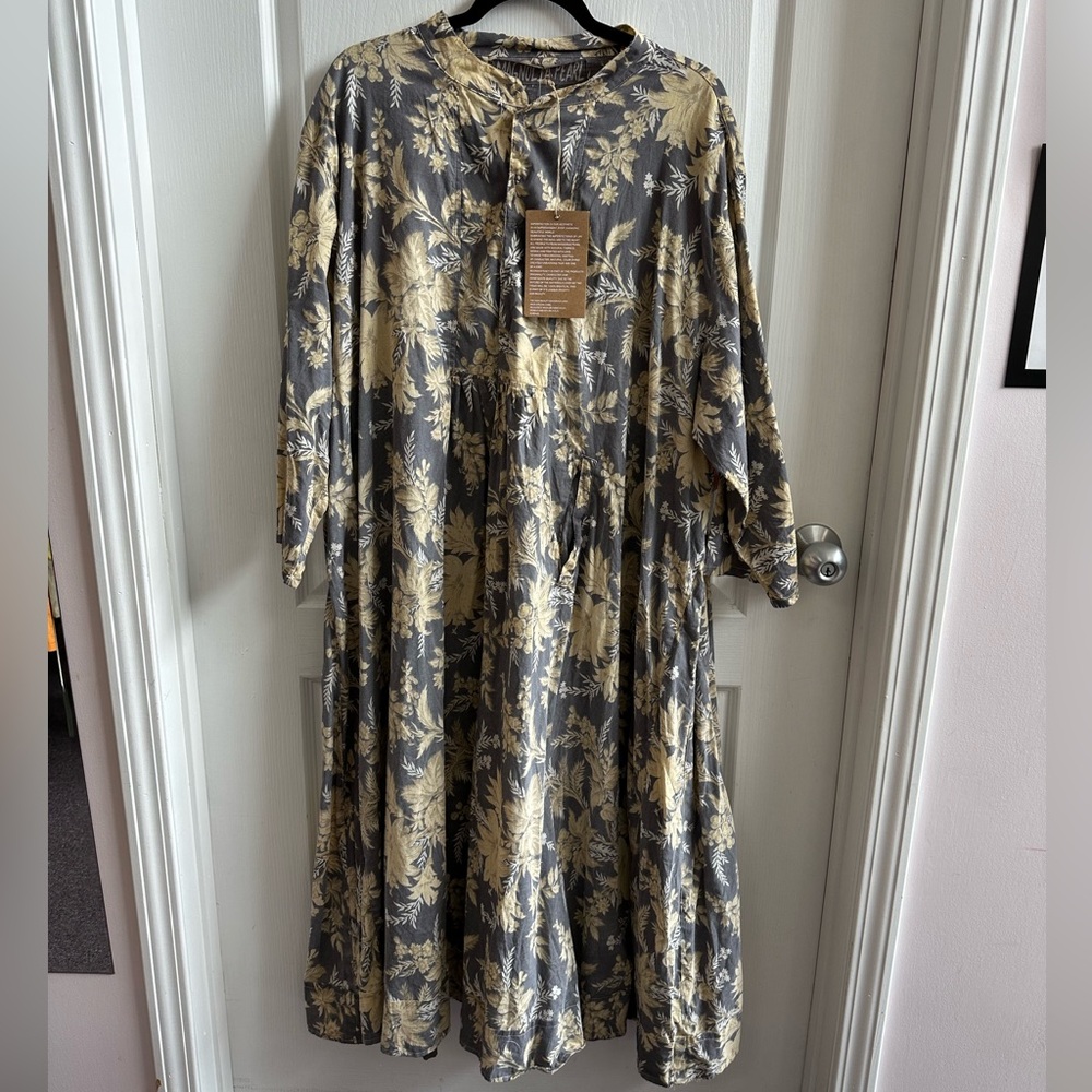 Magnolia Pearl Floral Gray and Cream Women's Dress